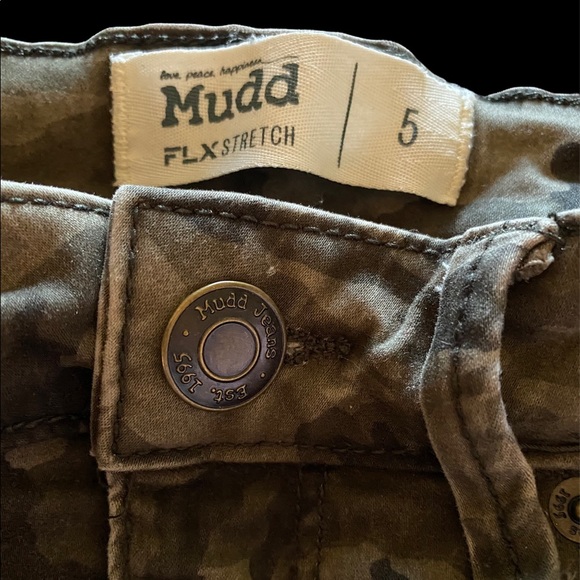 Mudd Camouflage FLX Stretch Mini Skirt - Picture 3 of 5
